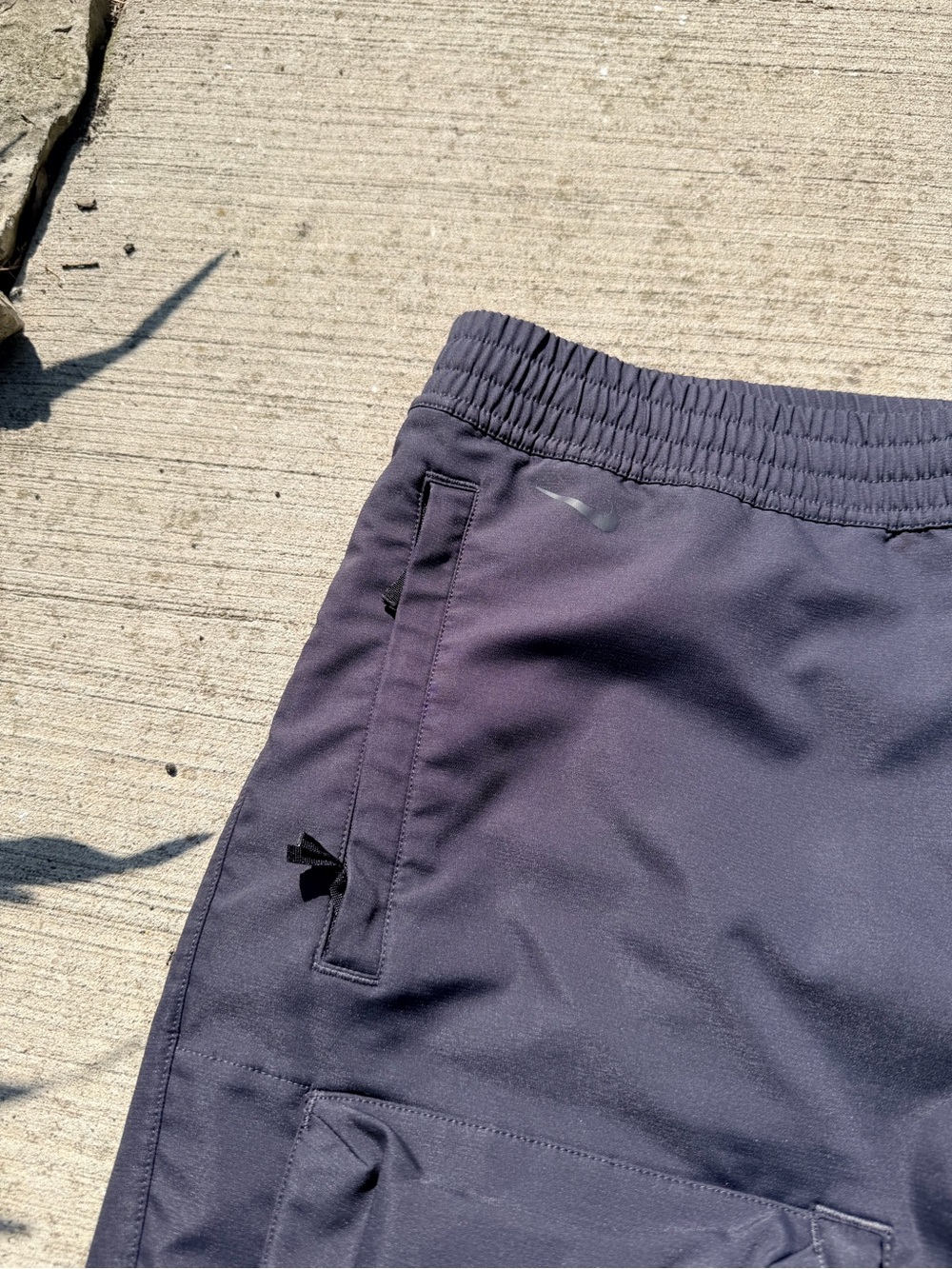 Nike Dark Navy Cargo Capri Pants with Multiple Pockets L - Picture 6 of 13
